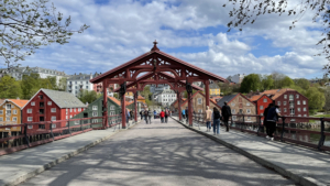 Vandringsresa i Storlien med Singelresor. Gamle bybro Trondheim