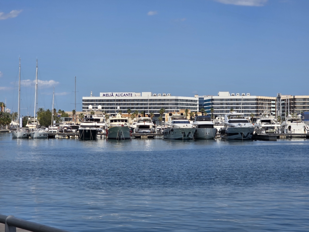 Möt våren i Costa Blanca med Singelresor