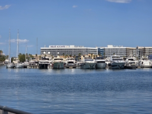 Möt våren i Costa Blanca med Singelresor